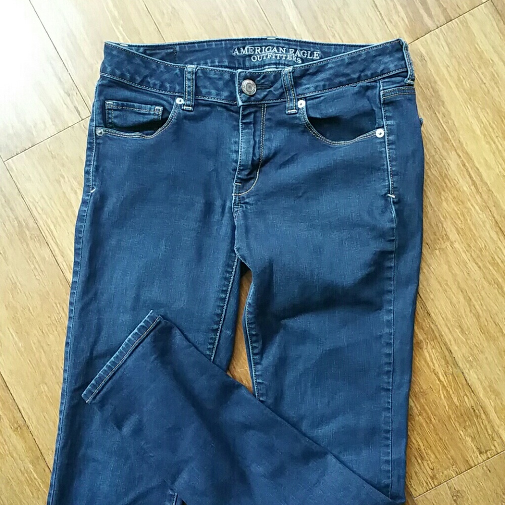 American Eagle dark wash skinny jeans
